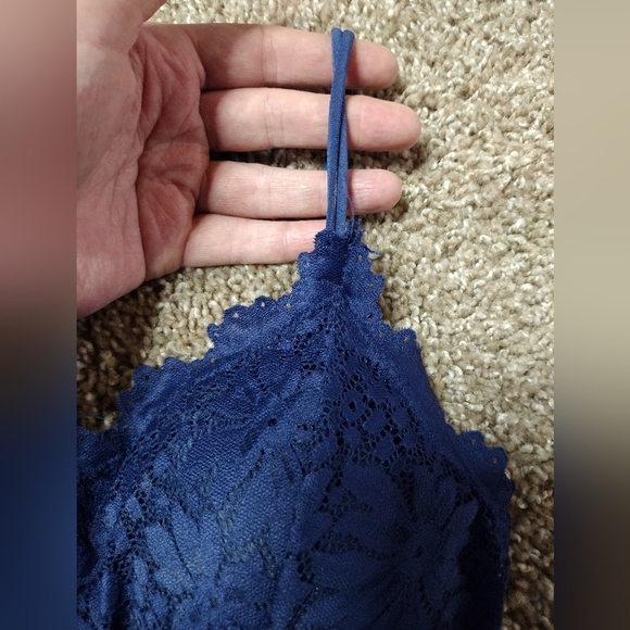 Lace Bralette in Navy Blue - Picture 7 of 11